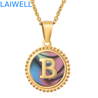 Joyería única 16MM 18K Revestido de oro de acero inoxidable 3D Cuello de cartas de concha collar de cartas de mujeres colgantes