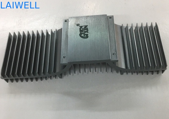 El extrudado negro de anodización selló las piezas de aluminio tornea hacer juego el refrigerador de la CPU del metal