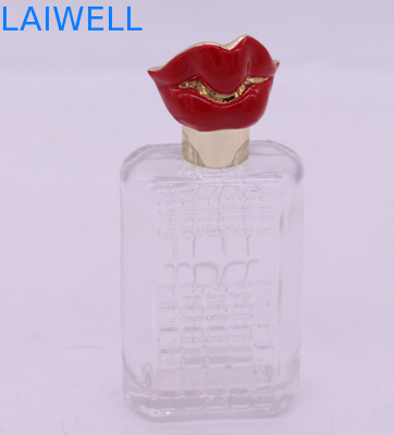 Los labios de Rose Red Plated forman el corrosivo anti de las cápsulas de perfume