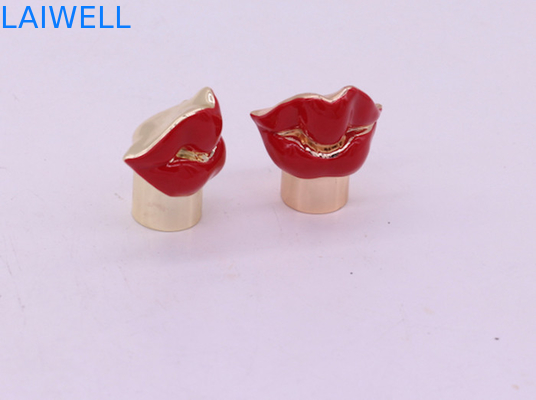 Los labios de Rose Red Plated forman el corrosivo anti de las cápsulas de perfume
